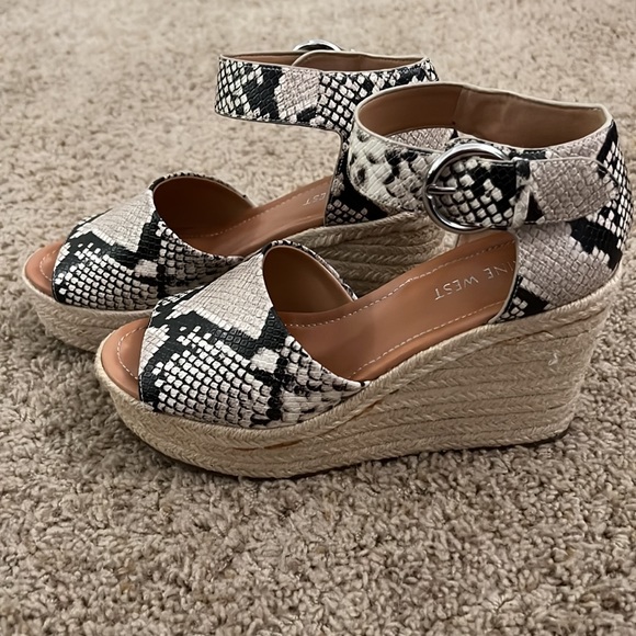 Nine West size 8 - Picture 2 of 7